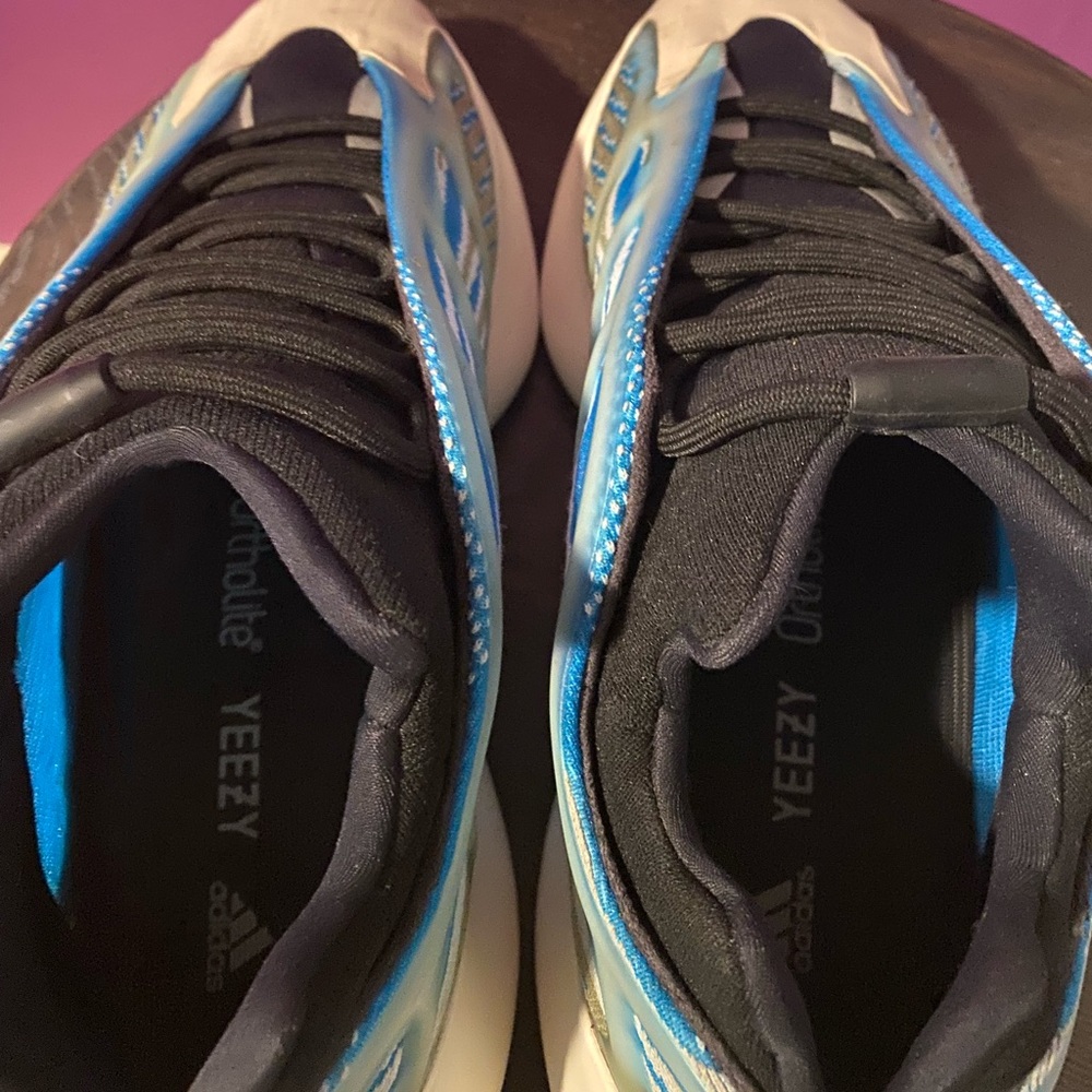Yeezy 700 V3 Azareth
